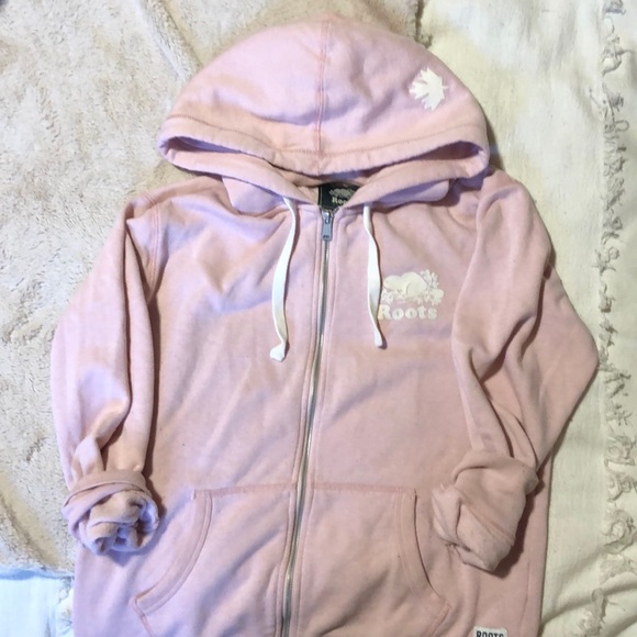 ROOTS Sweater. - Picture 1 of 4